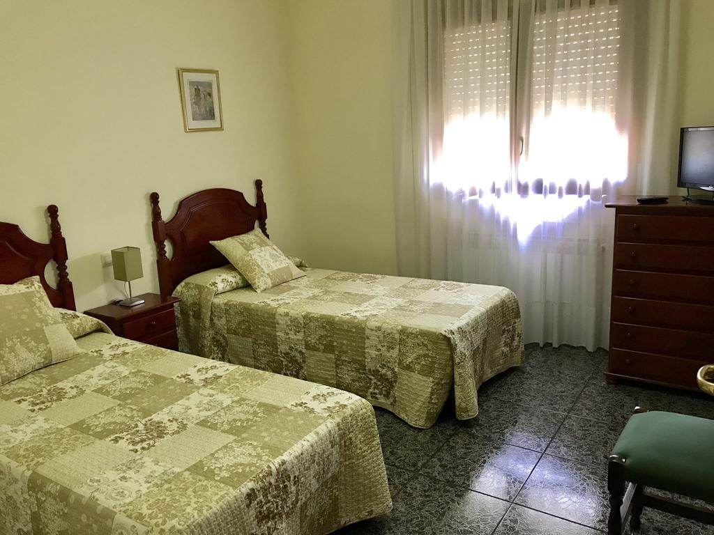 Hostal El Violi Cardona Ngoại thất bức ảnh