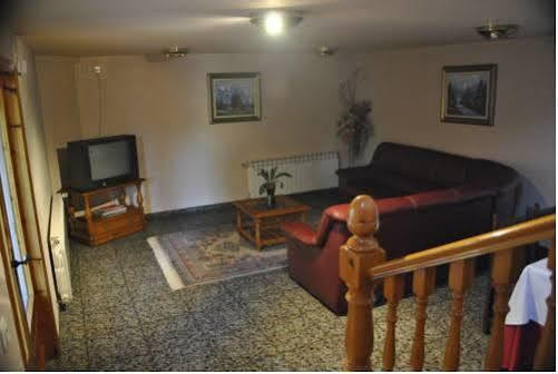 Hostal El Violi Cardona Ngoại thất bức ảnh